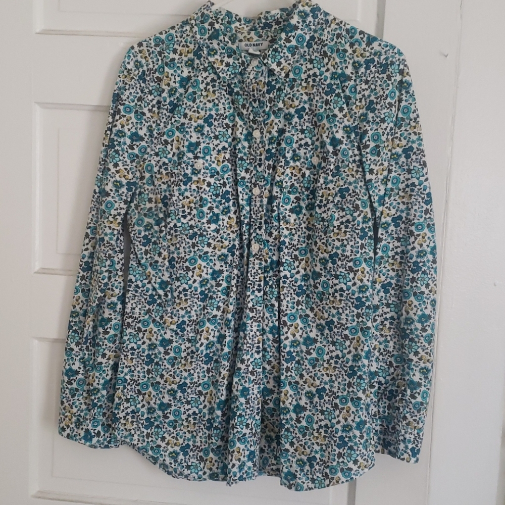 Long- sleeve Button-up